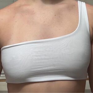 PrettyLittleThing White One-Shoulder Crop Top